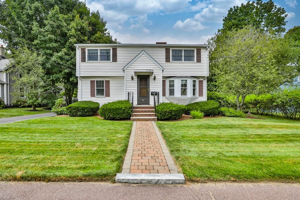21 Preston St, Wakefield MA 01880