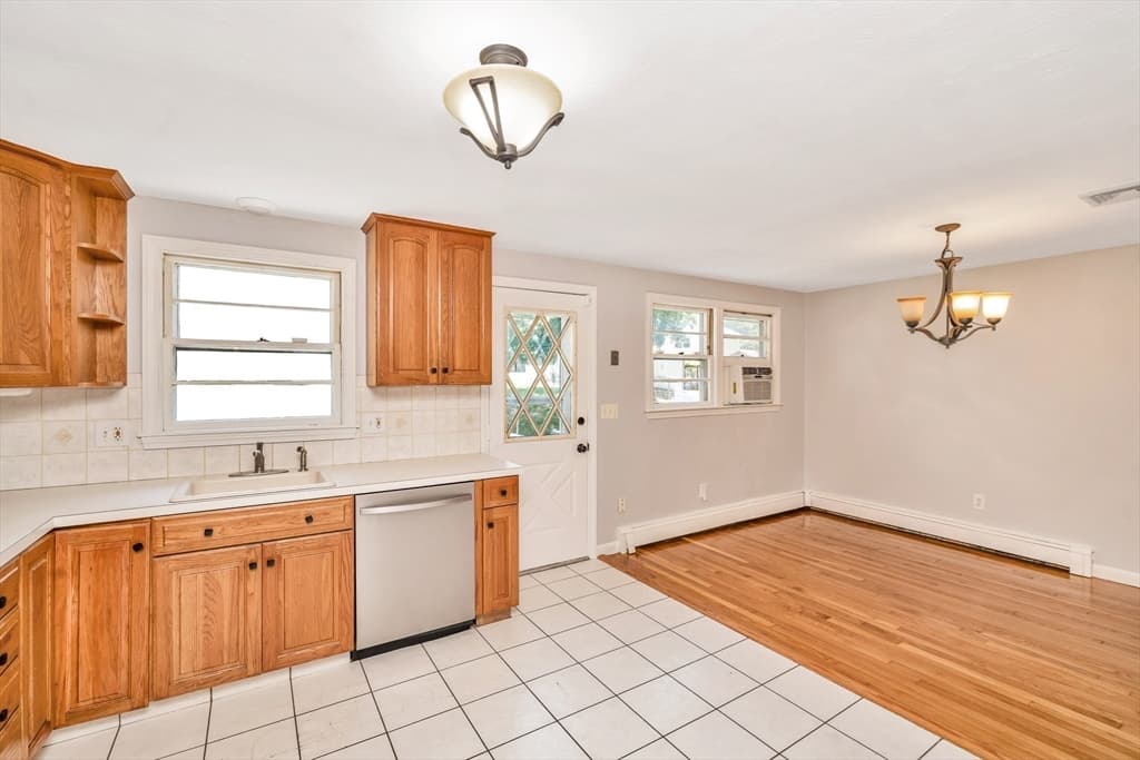 11 Coweeset Dr, Brockton MA 02301 photo 10