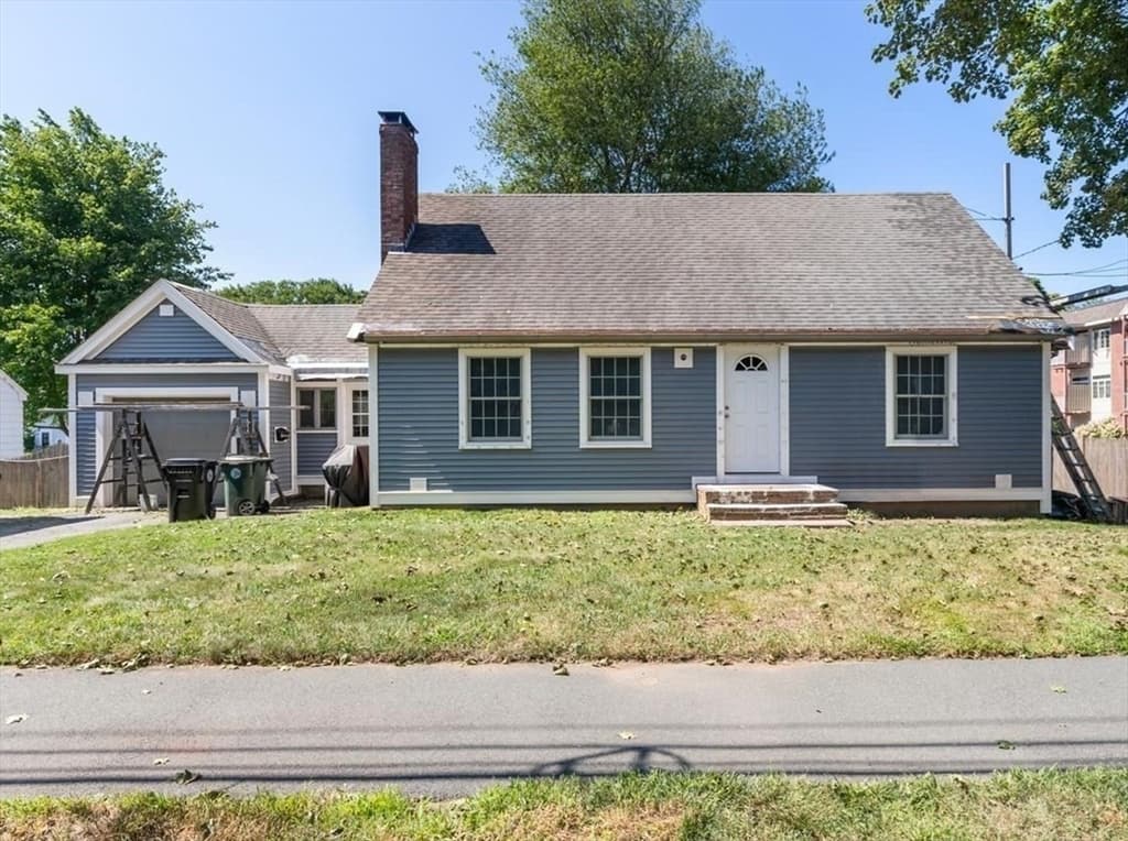 34 Heather St, Beverly MA 01915 photo 2