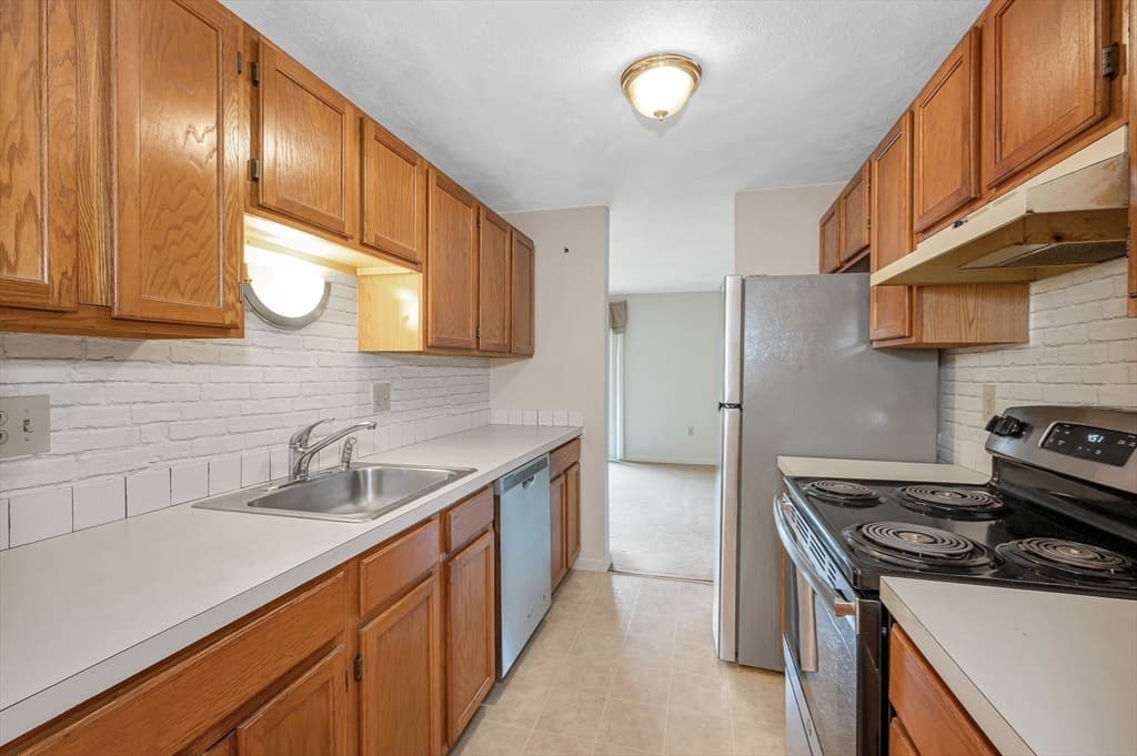 23 Patrick Rd # 23, Tewksbury MA 01876 photo 11