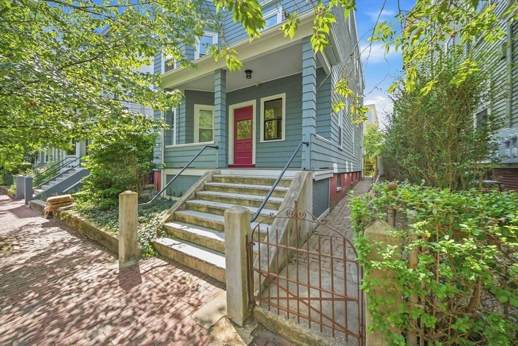 113 Antrim St # 3, Cambridge MA 02139