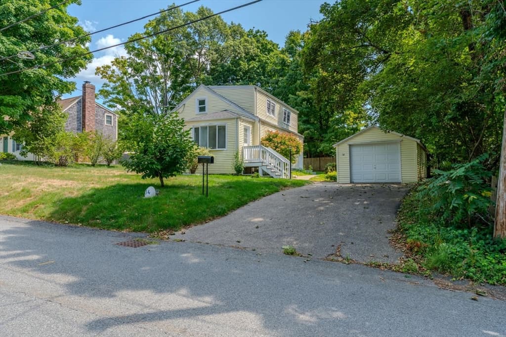34 Hawthorne St, North Attleboro MA 02760 photo 2