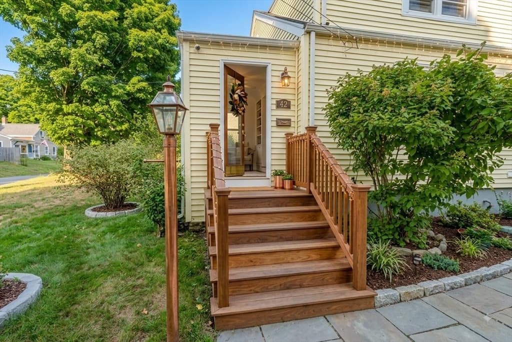 34 Hawthorne St, North Attleboro MA 02760 photo 3
