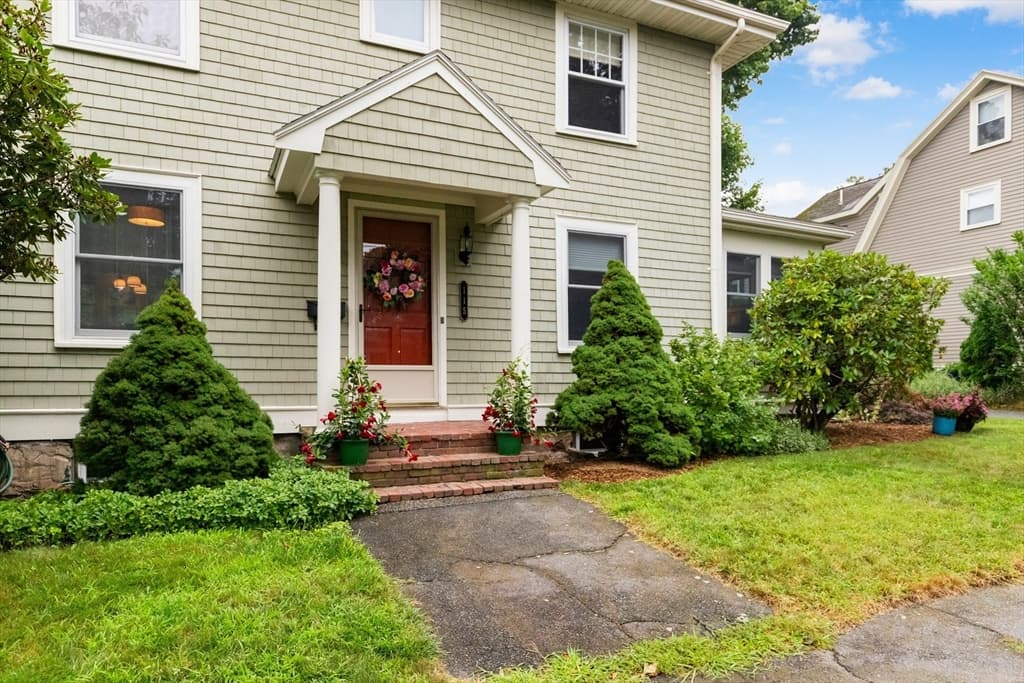 115 Aspen Rd, Swampscott MA 01907 photo 3
