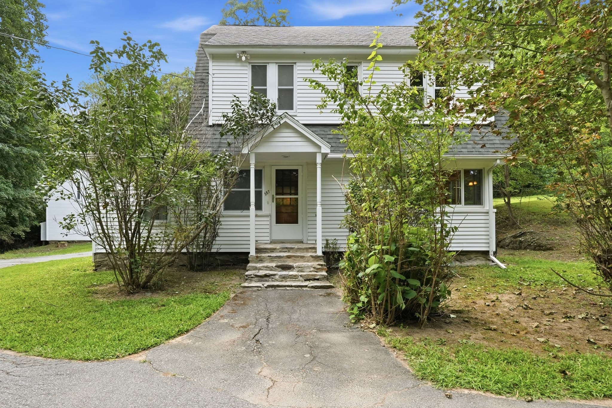 587 Main St, Boylston MA 01505
