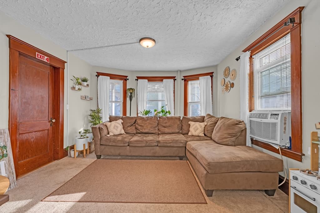 189 Walnut St, Leominster MA 01453 photo 7