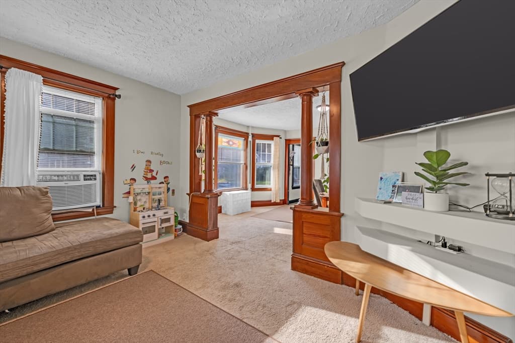 189 Walnut St, Leominster MA 01453 photo 9