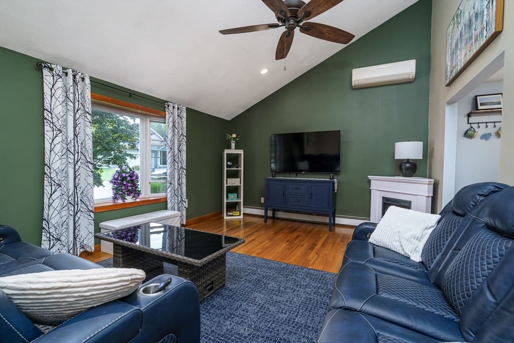 59 Hudson St, Leominster MA 01453 photo 6