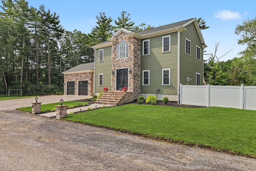 19 Katherine St, Acushnet MA 02743 photo 2