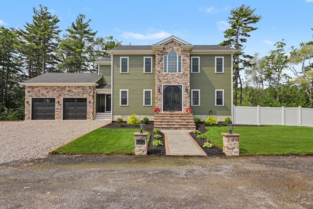 19 Katherine St, Acushnet MA 02743