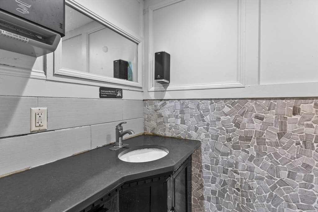 223-225 Bowdoin St, Boston MA 02122 photo 34