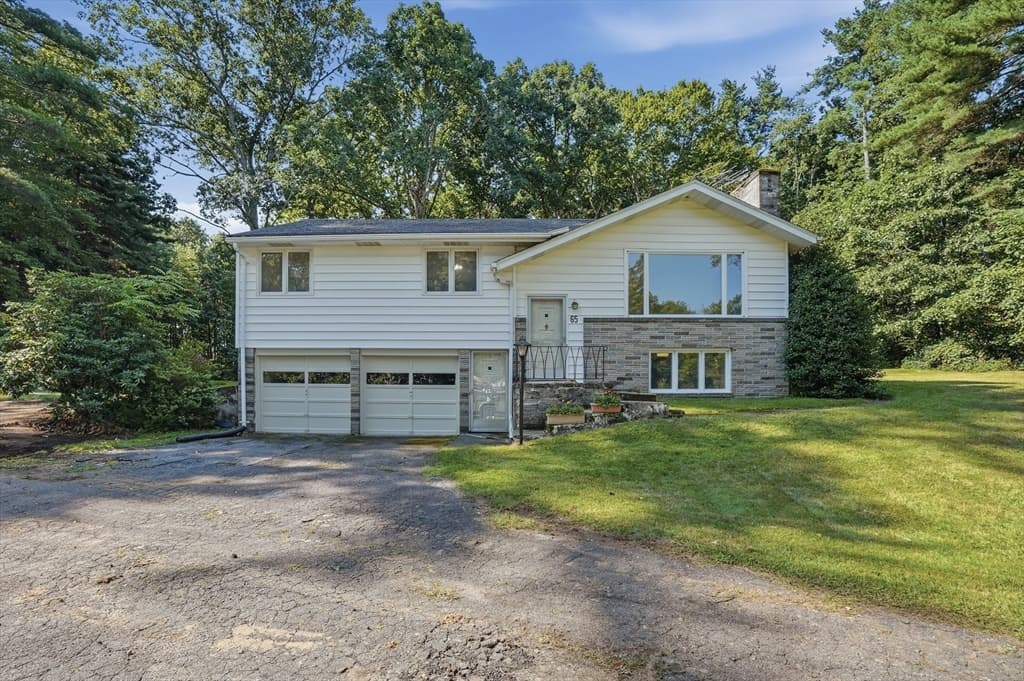 65 Church Street, Ludlow MA 01056