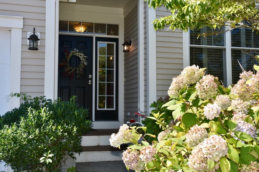 6 Chadwick Ct # 6, Mashpee MA 02649