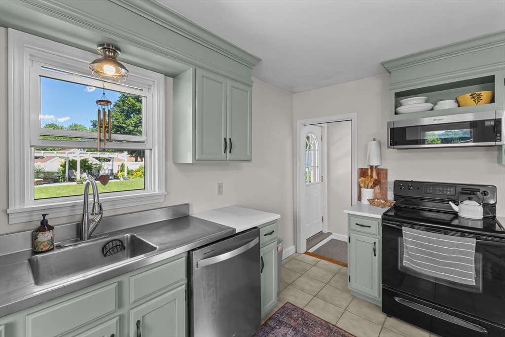 Single Family Residence at 7 Simond St., Auburn MA 01501, Auburn, photo 9 of 25