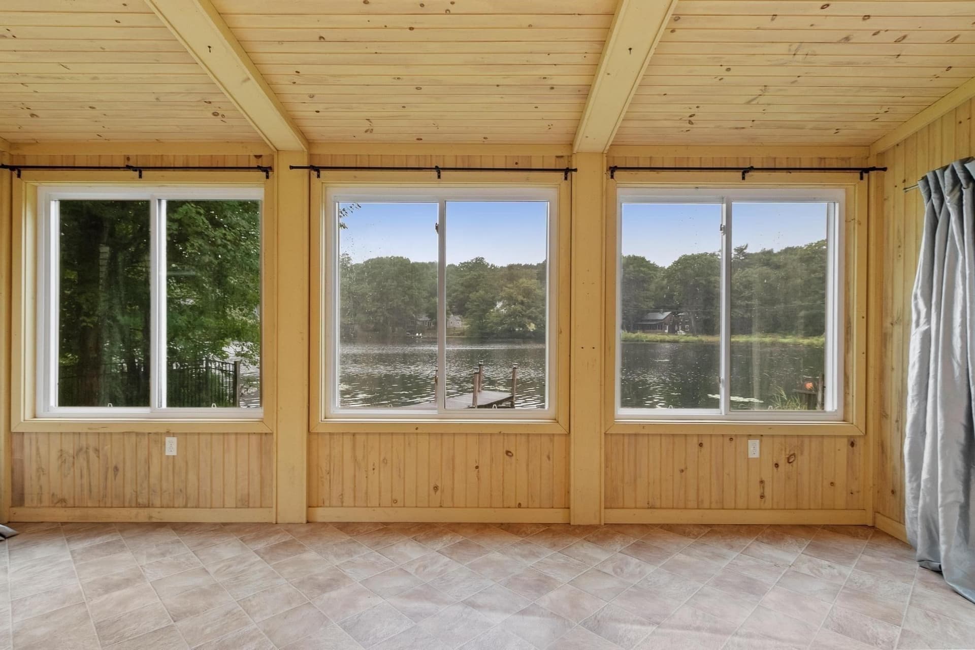 Single Family Residence at 9 Lake Dr E, Westminster MA 01473, photo 17 of 42