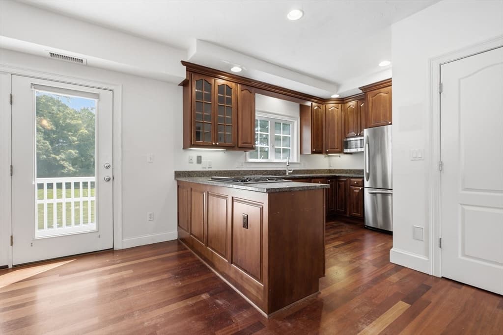 218 South # 9, Waltham MA 02453 photo 6