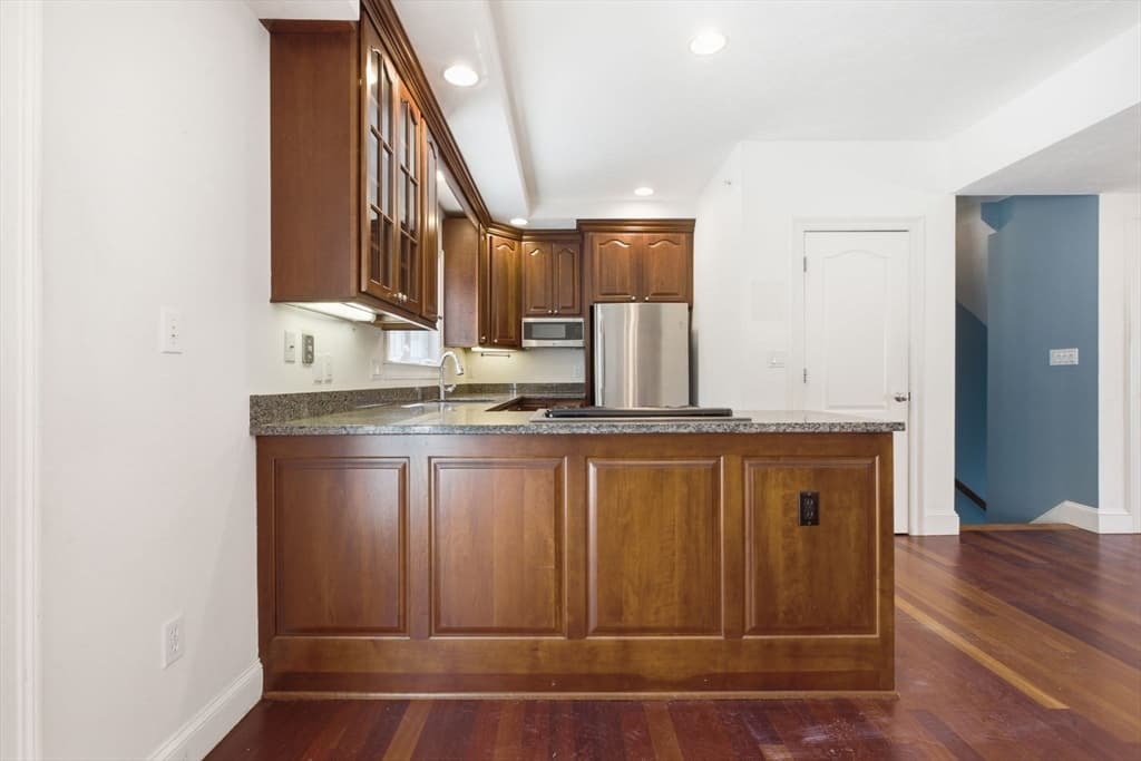 218 South # 9, Waltham MA 02453 photo 9
