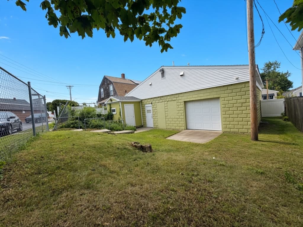 2307 Acushnet Avenue, New Bedford MA 02745 photo 25