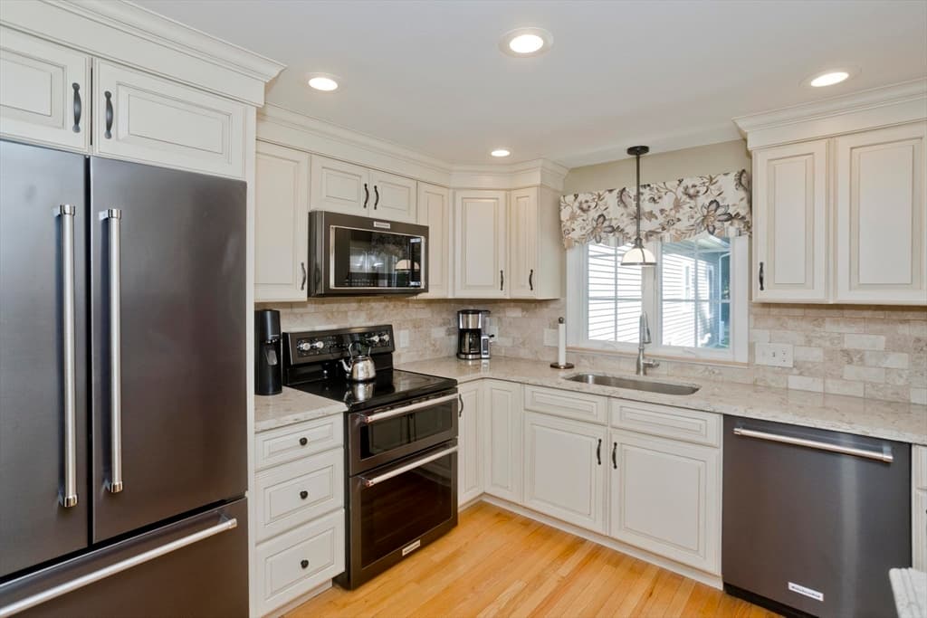 6 Joan St, Wilbraham MA 01095 photo 10