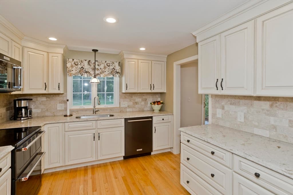 6 Joan St, Wilbraham MA 01095 photo 11