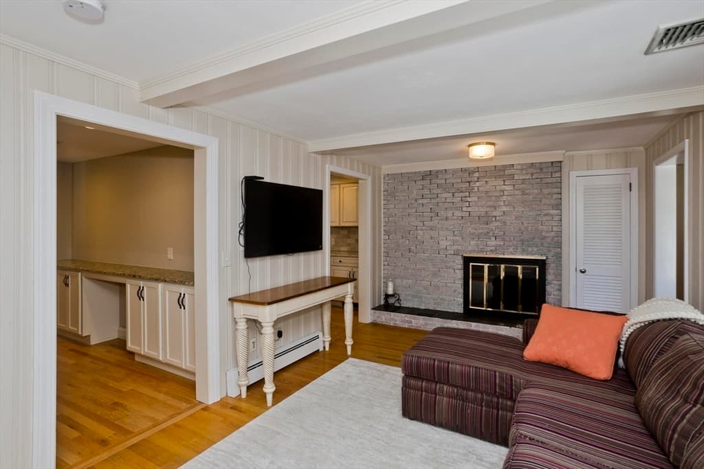 6 Joan St, Wilbraham MA 01095 photo 8