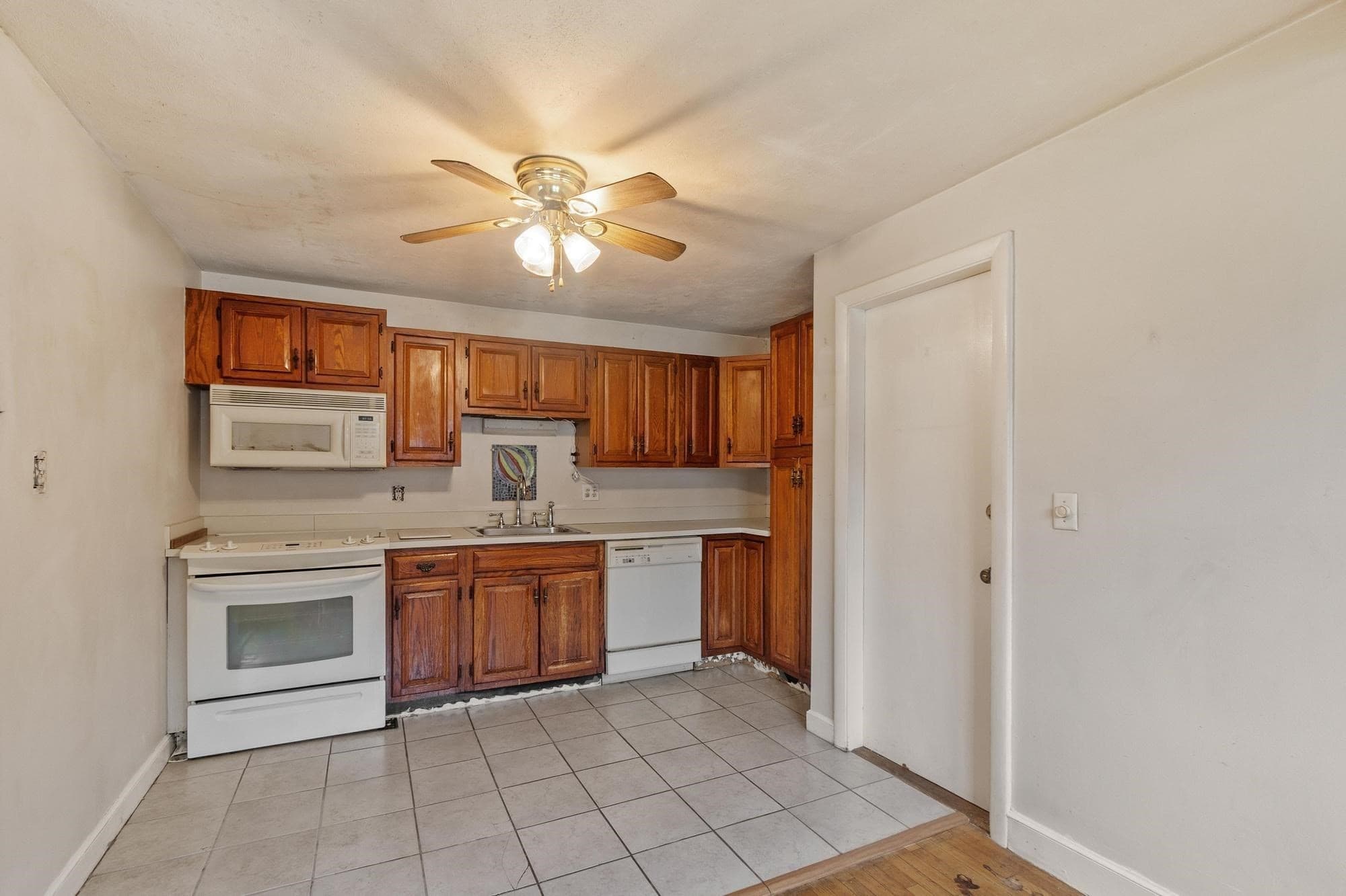 Condominium at 68 Preston Street # 2C, Wakefield MA 01880, Wakefield, photo 12 of 34