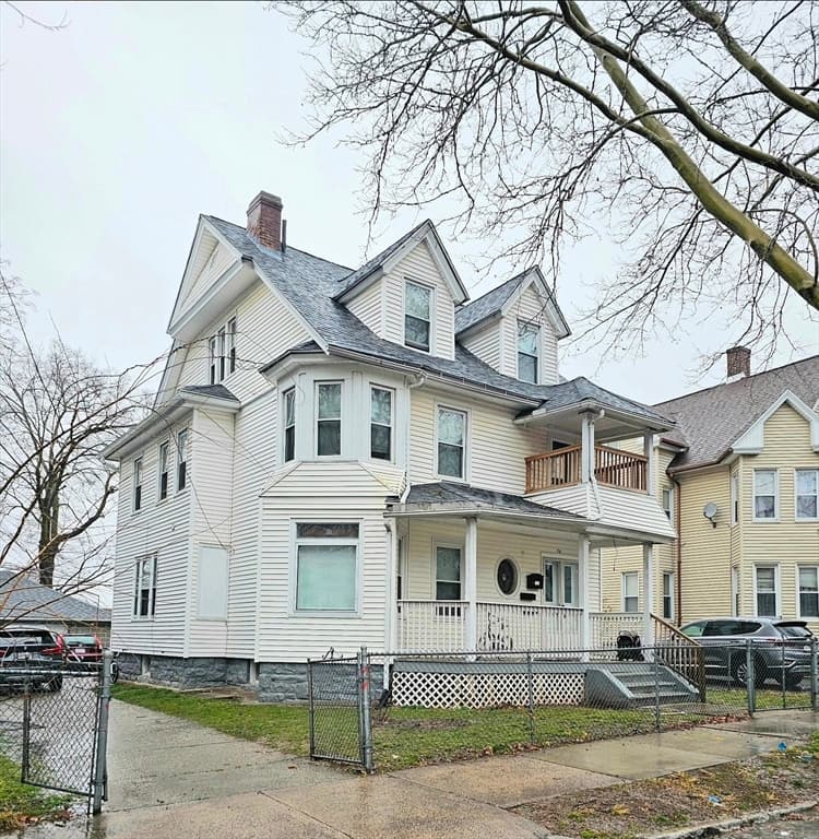 76 Acushnet Ave, Springfield MA 01105