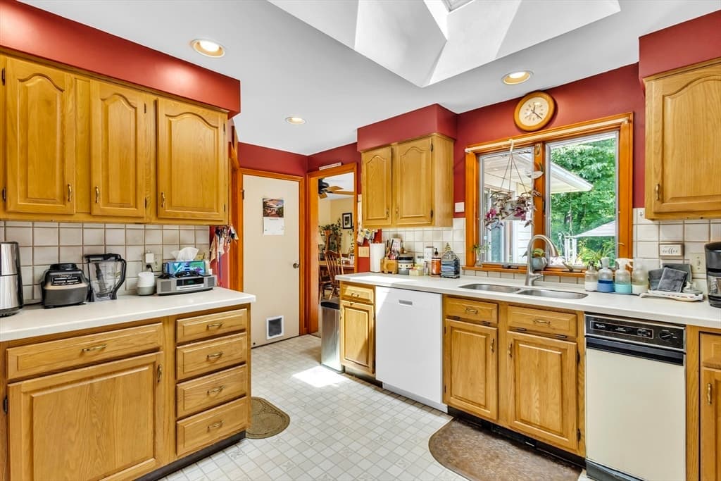 72 Powers Rd, Holden MA 01520 photo 11