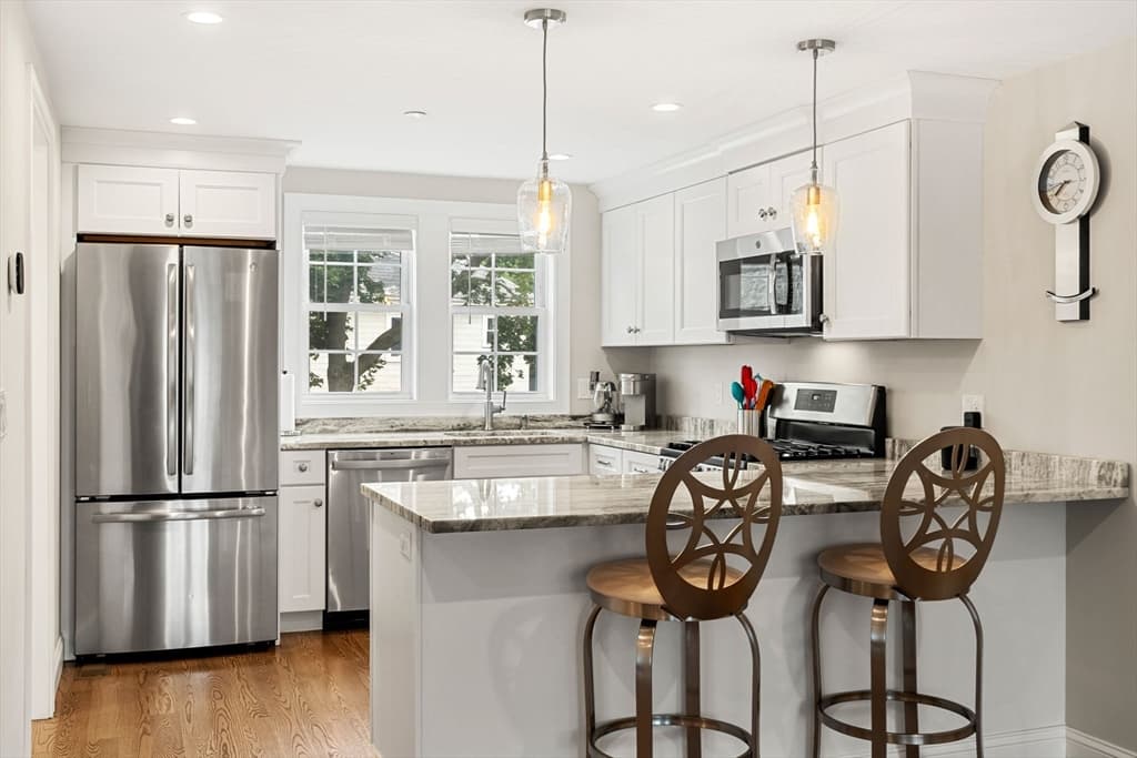 34 Beckford St # D, Beverly MA 01915 photo 5
