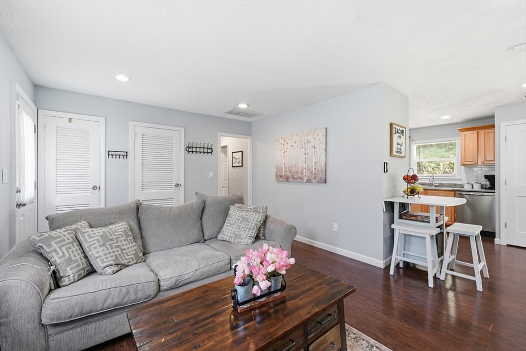 39 Riley Rd, Northborough MA 01532 photo 5
