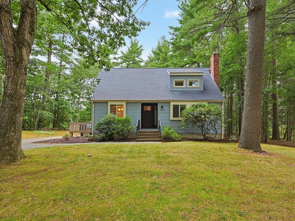 62 Miller St, Franklin MA 02038 photo 3
