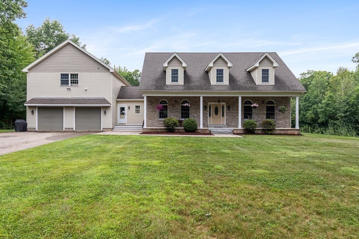 730 Scott Rd, Oakham MA 01068