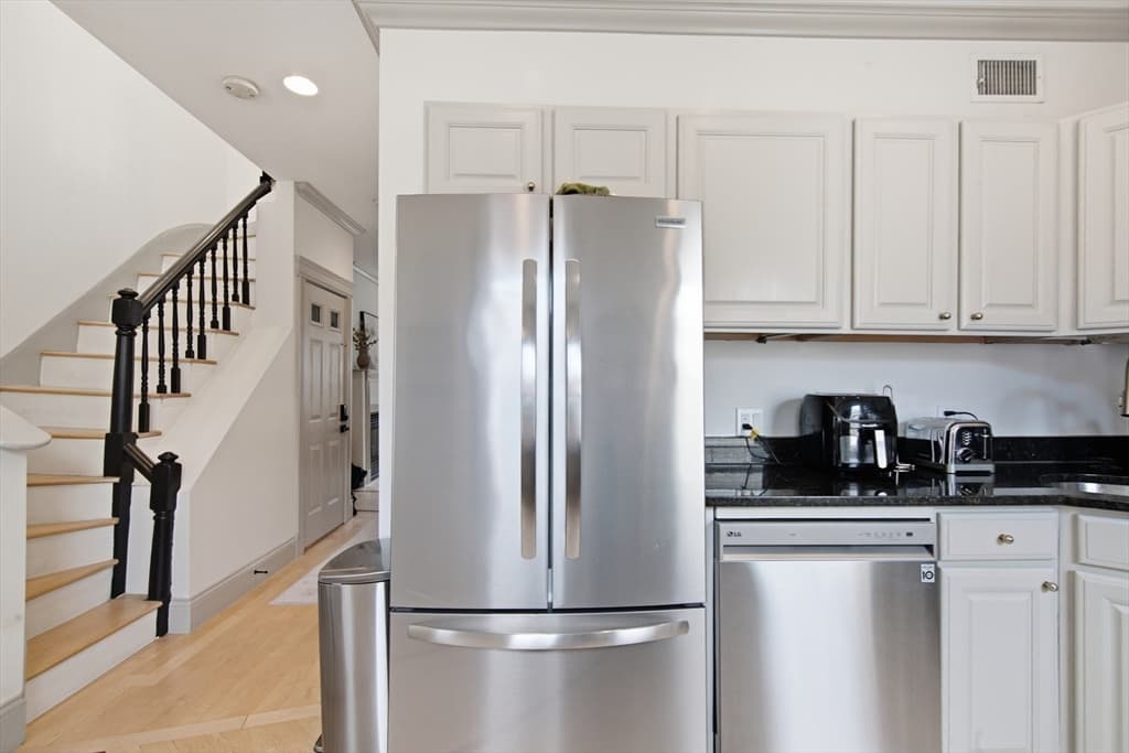 255 Gold St # 2, Boston MA 02127 photo 6