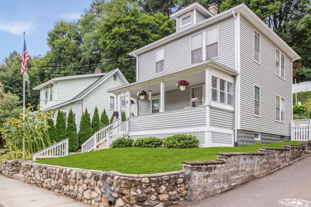 51 Francis Ave, Holyoke MA 01040
