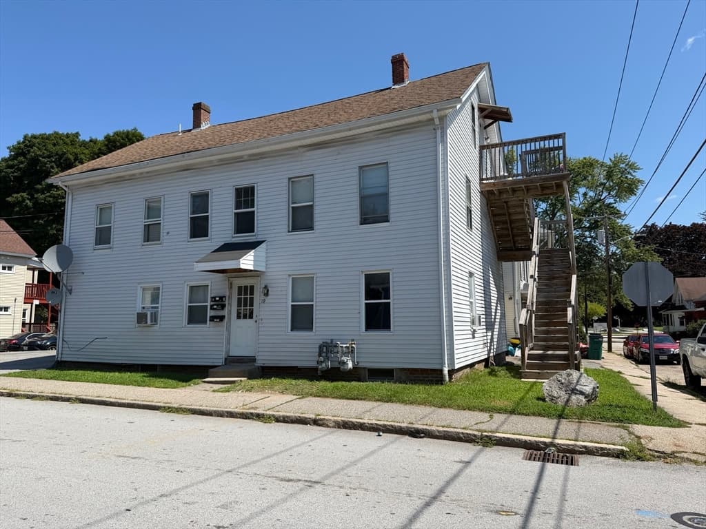 19 Myrtle Ave, Webster MA 01570 photo 2