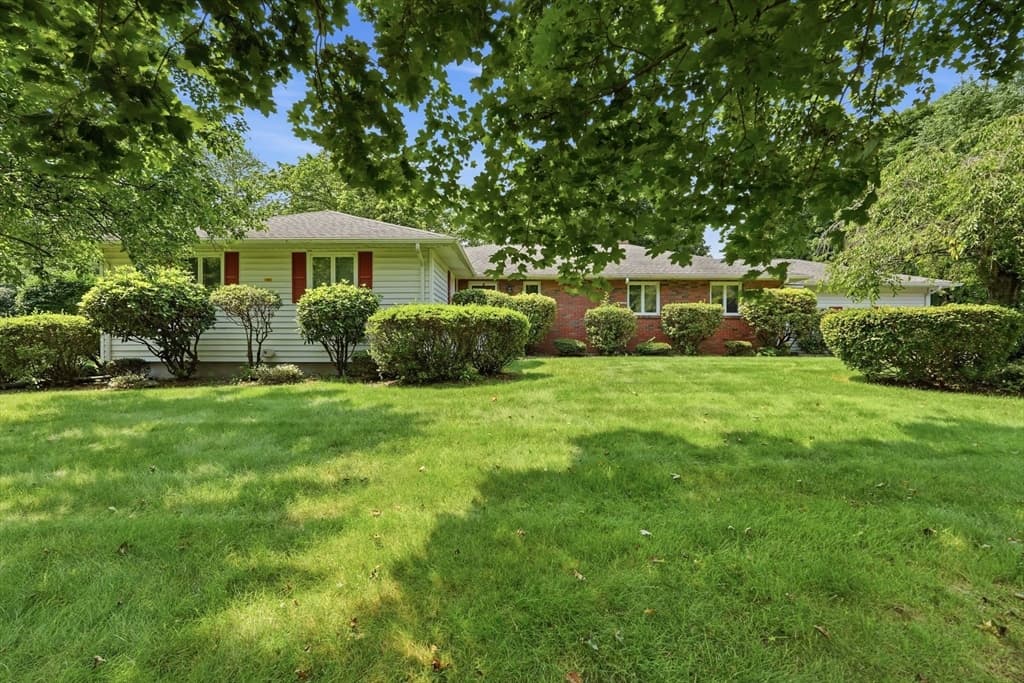 22 Williston Dr, Longmeadow MA 01106 photo 3