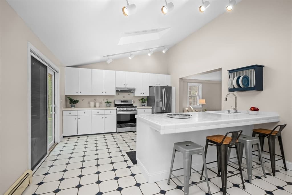 5 Elm Street, Upton MA 01568 photo 11