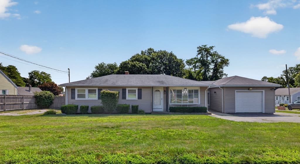 165 Swansom Rd, Swansea MA 02777