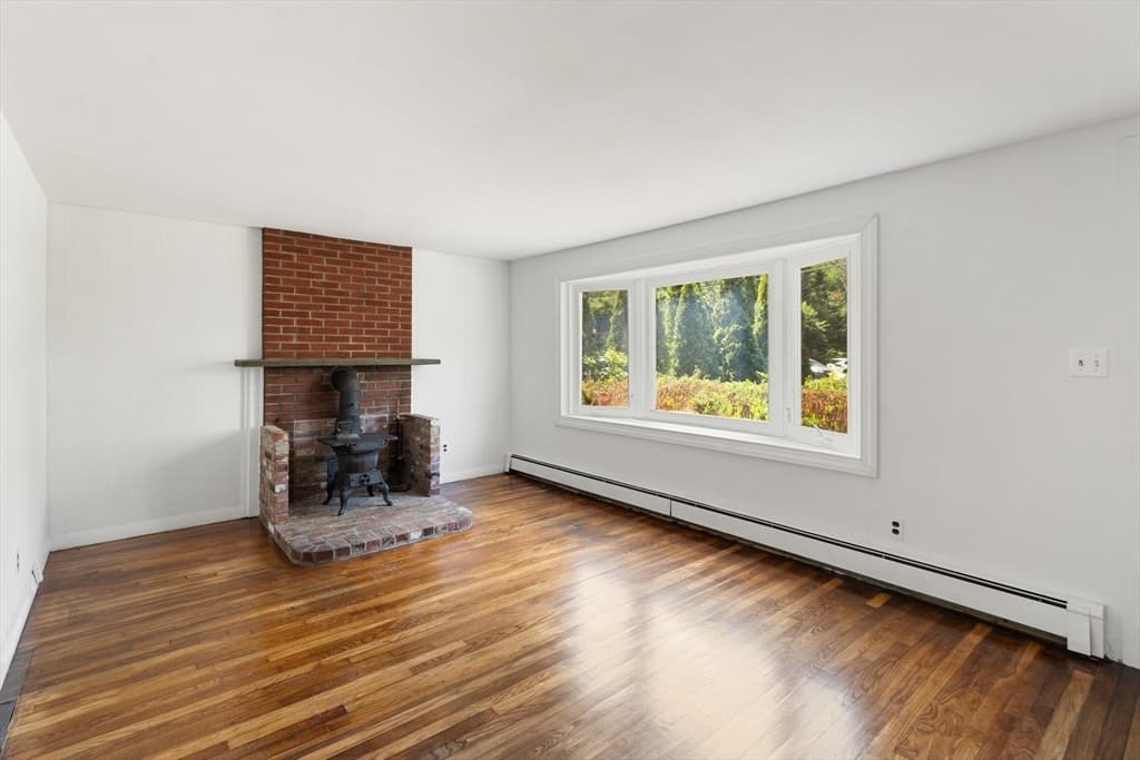 Single Family Residence at 59 Holly St, Gloucester MA 01930, Gloucester, photo 11 of 36