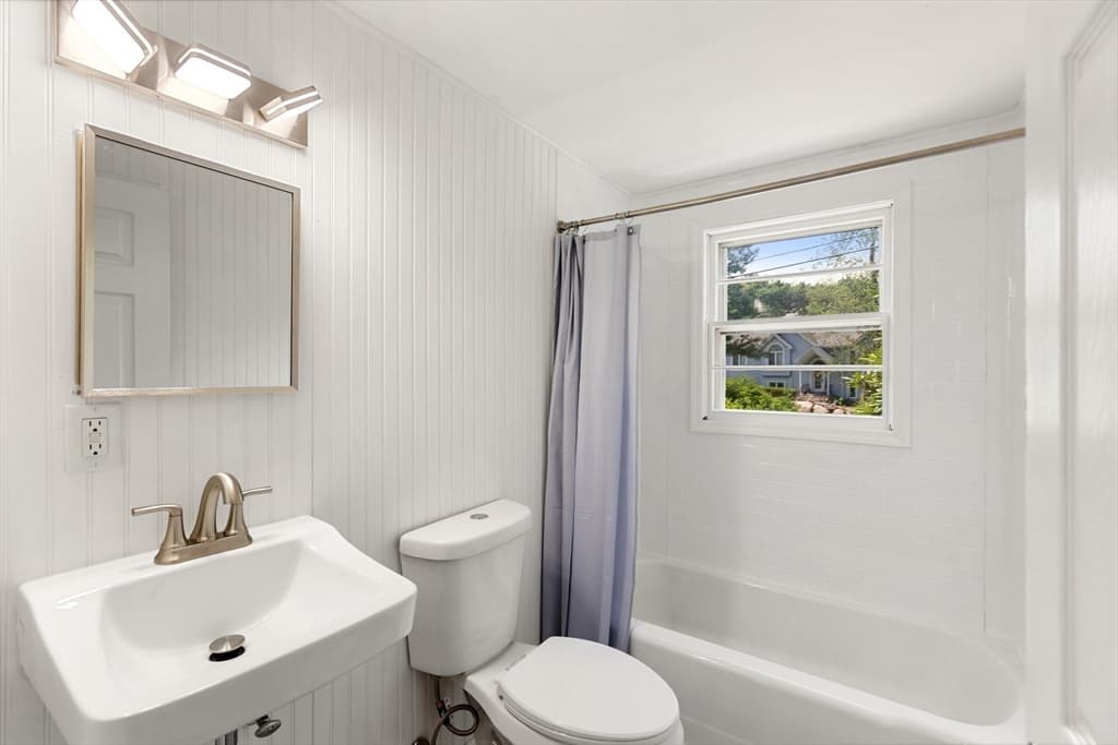 Single Family Residence at 59 Holly St, Gloucester MA 01930, Gloucester, photo 21 of 36