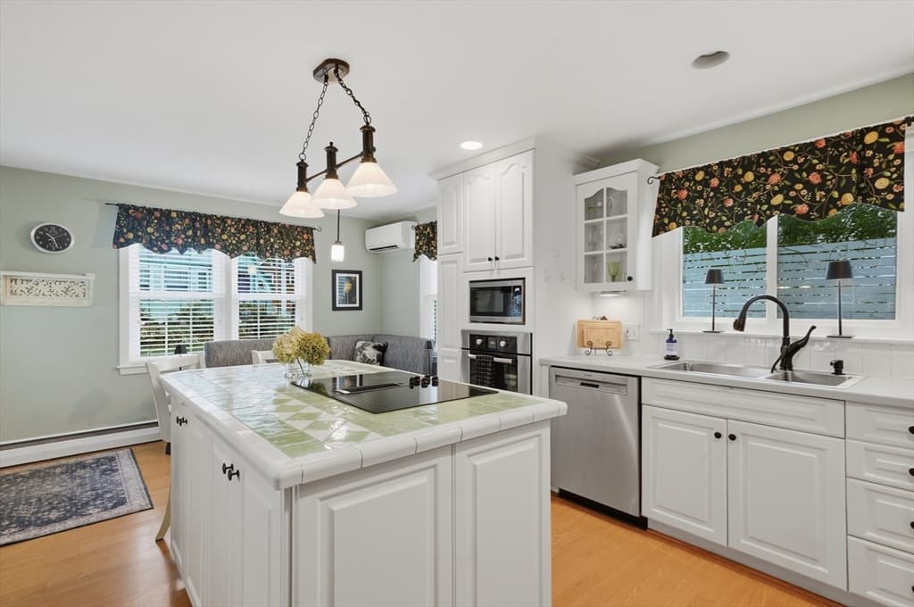 21 Oakwood Ave, Saugus MA 01906 photo 4