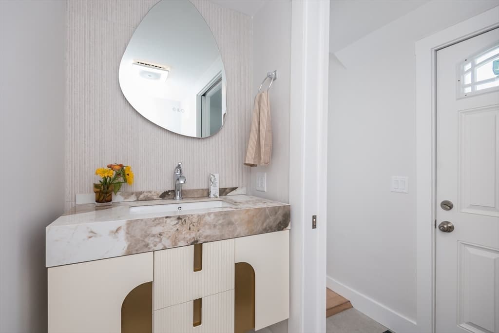 12 Norton St, Boston MA 02136 photo 14