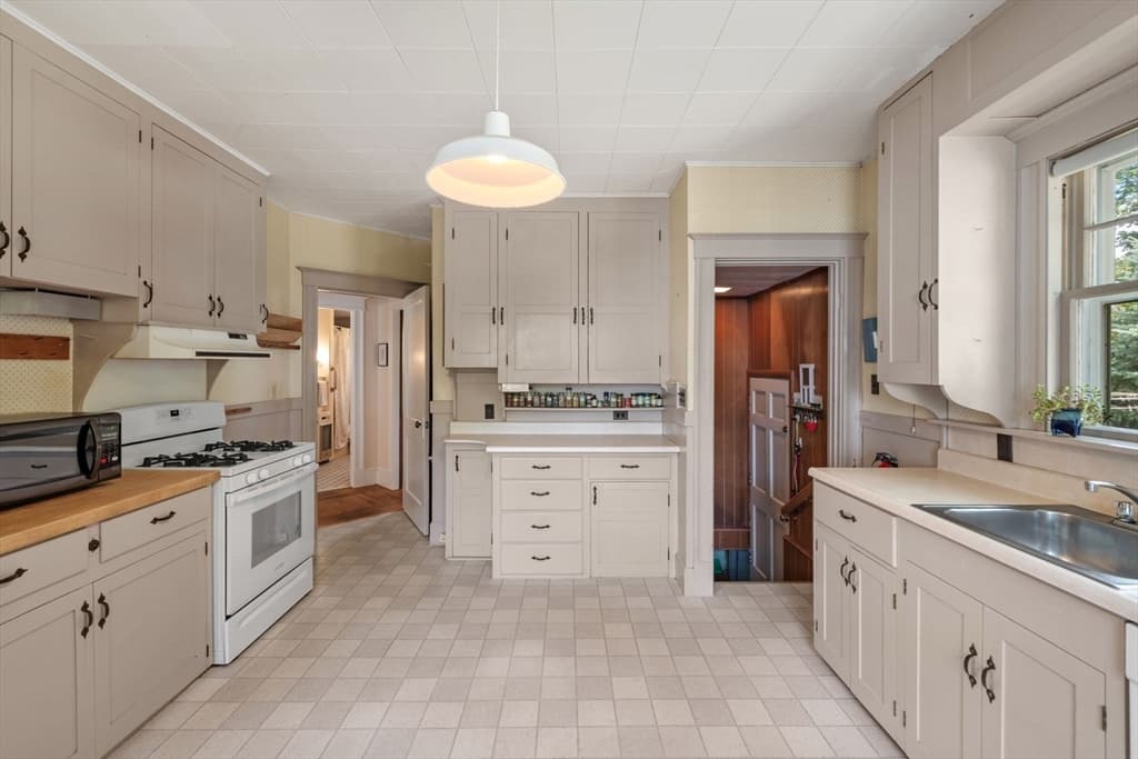 241 E. Lothrop, Beverly MA 01915 photo 24