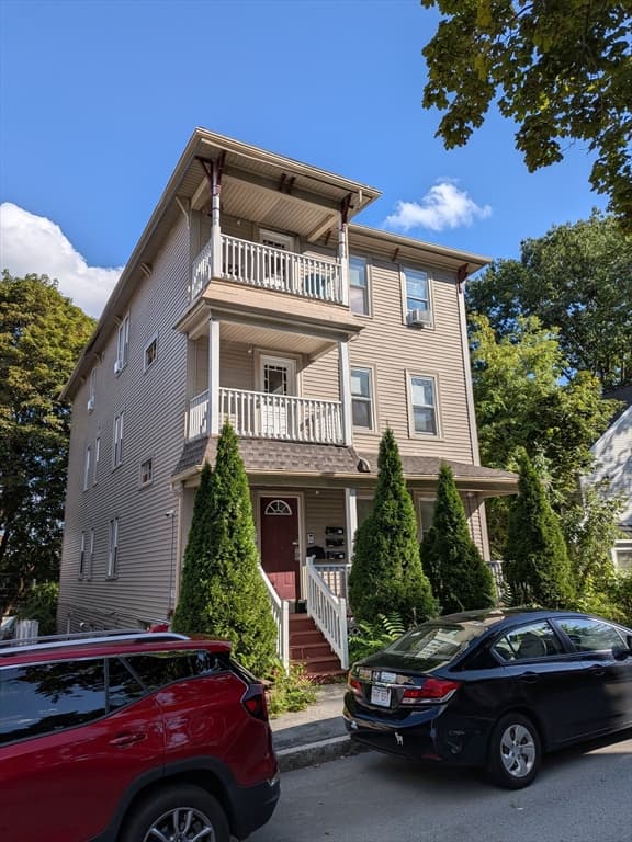 7 Albert St, Worcester MA 01610