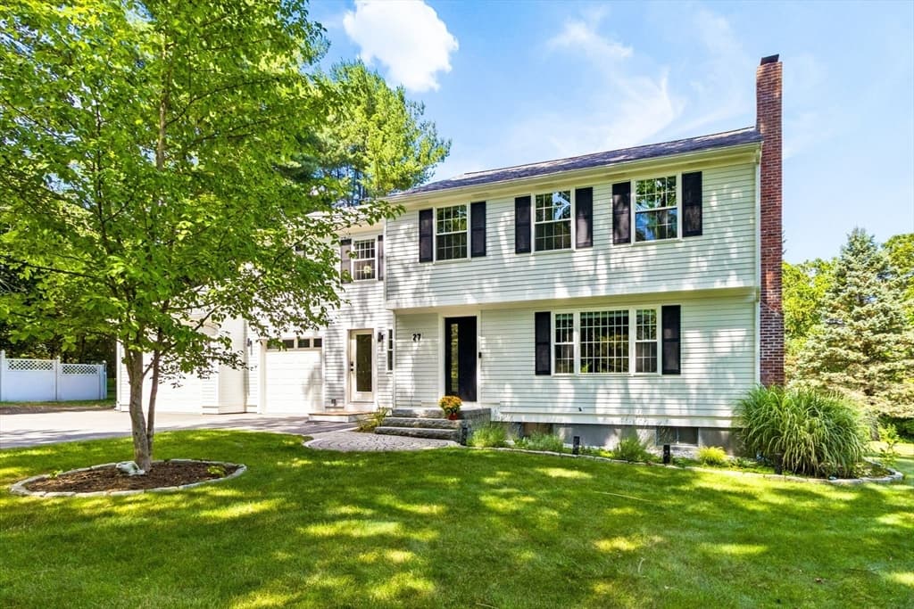 27 Maple St, Carlisle MA 01741