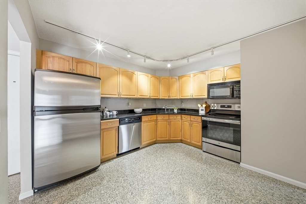 131 Coolidge Avenue # 526, Watertown MA 02472 photo 4