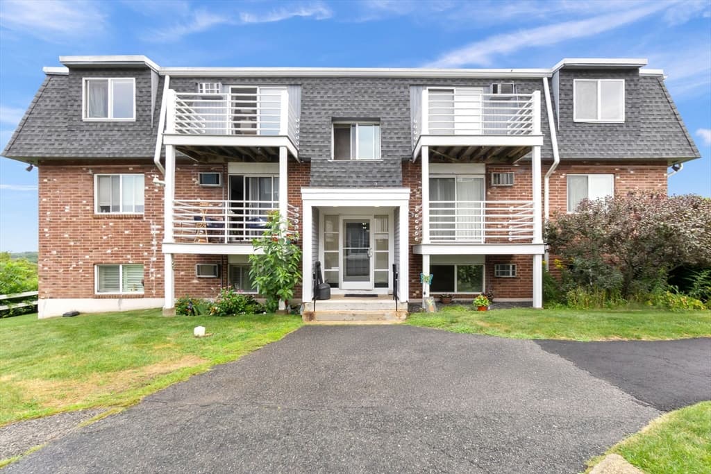 145 Essex Avenue # 405, Gloucester MA 01930