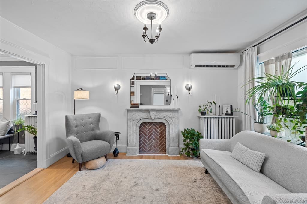 427-429 S Huntington Ave # 1, Boston MA 02130 photo 2