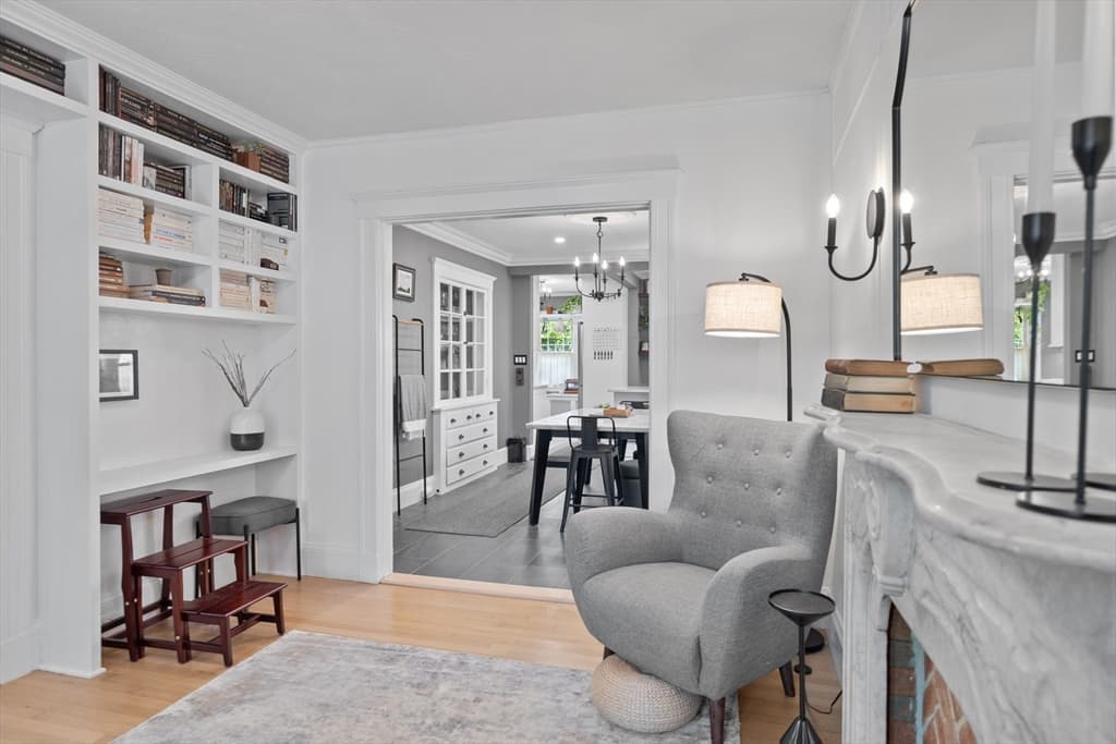 427-429 S Huntington Ave # 1, Boston MA 02130 photo 3