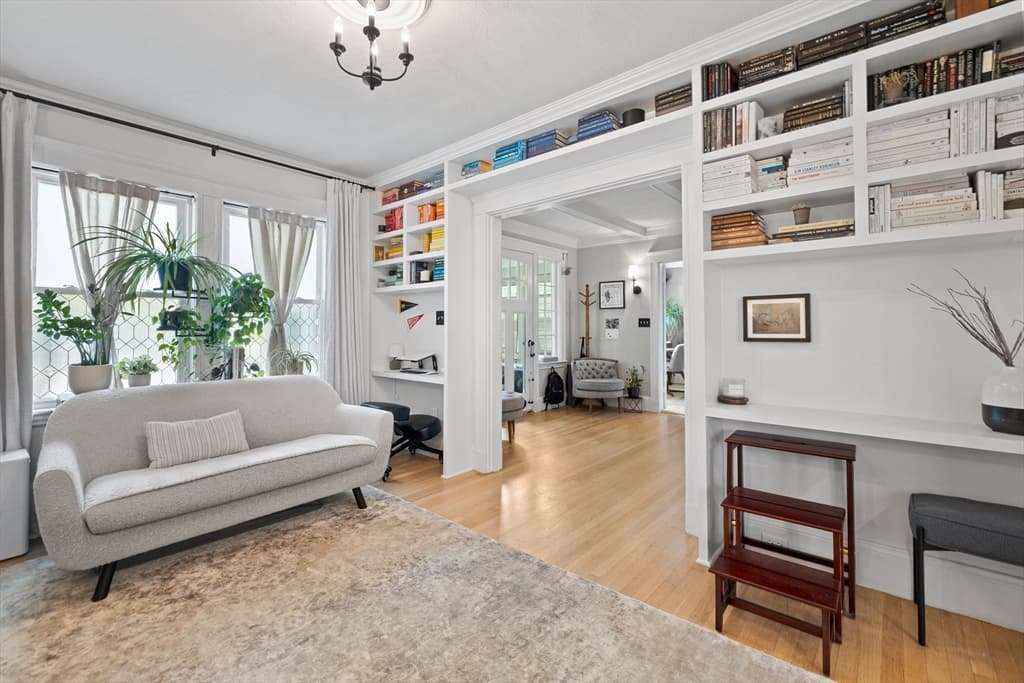 427-429 S Huntington Ave # 1, Boston MA 02130 photo 4